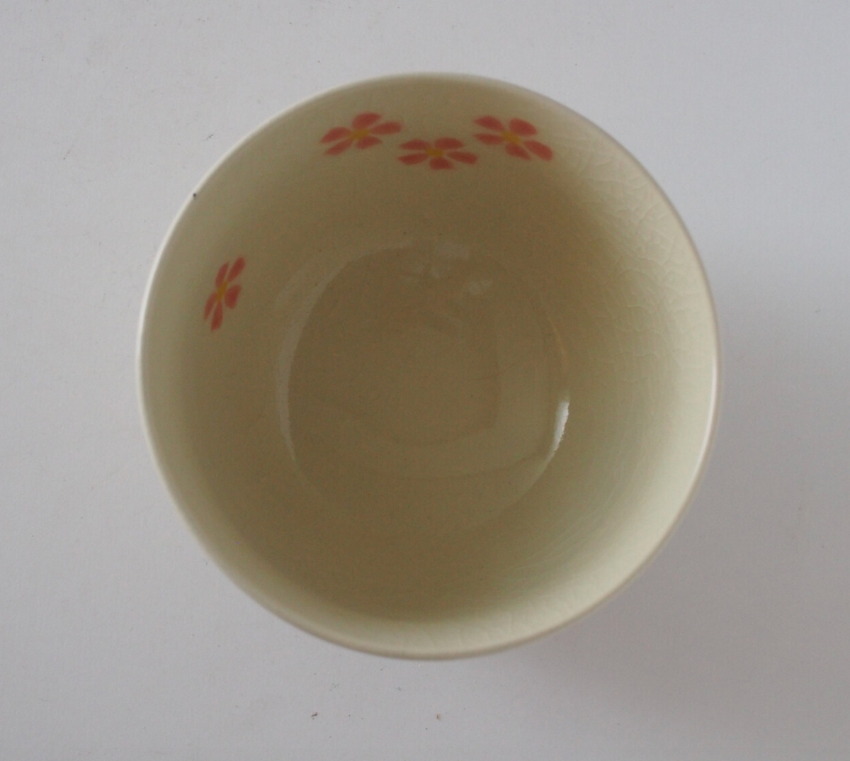 Hana-chirashi White Matcha Bowl (Made in Japan)
