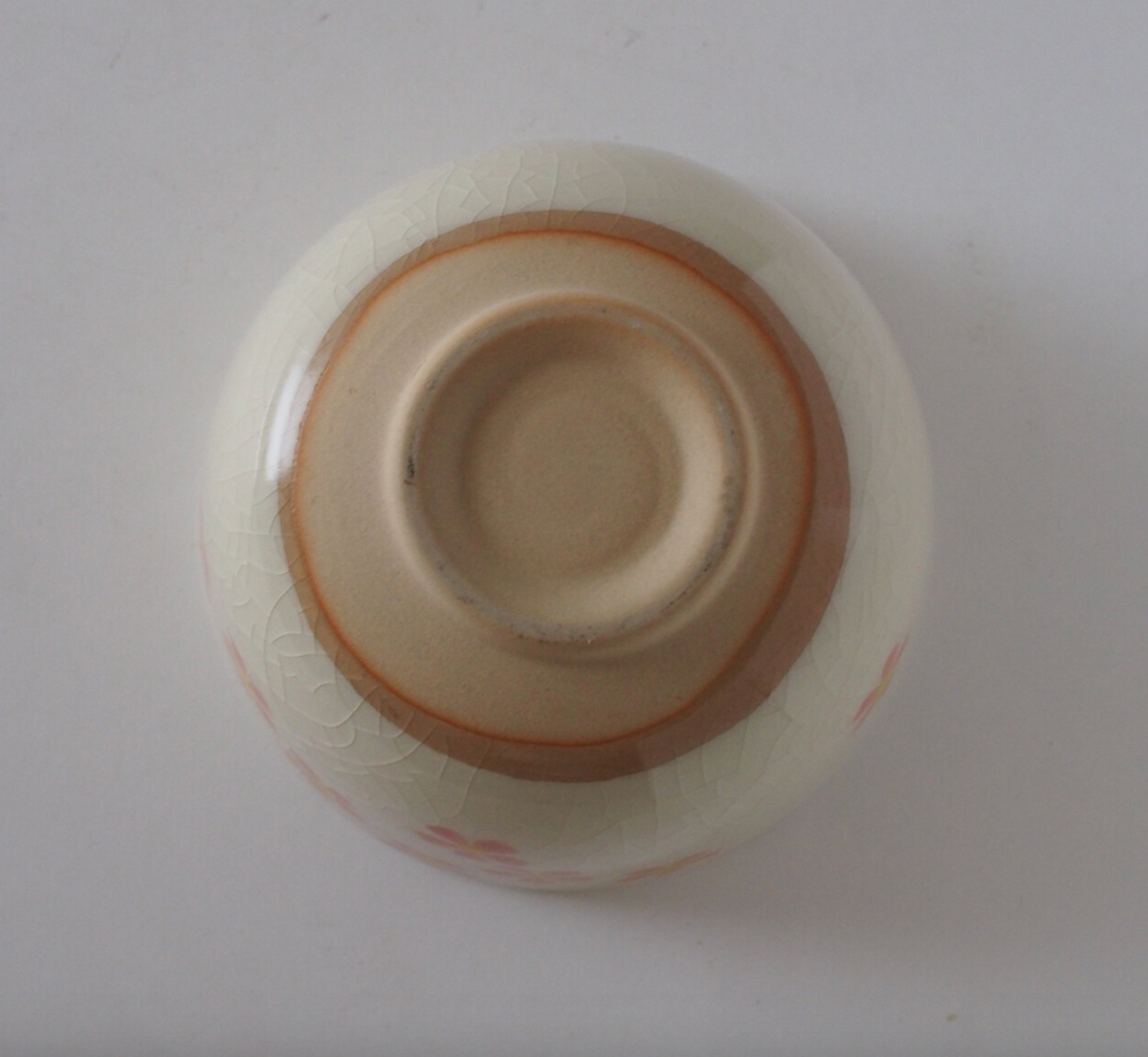 Hana-chirashi White Matcha Bowl (Made in Japan)