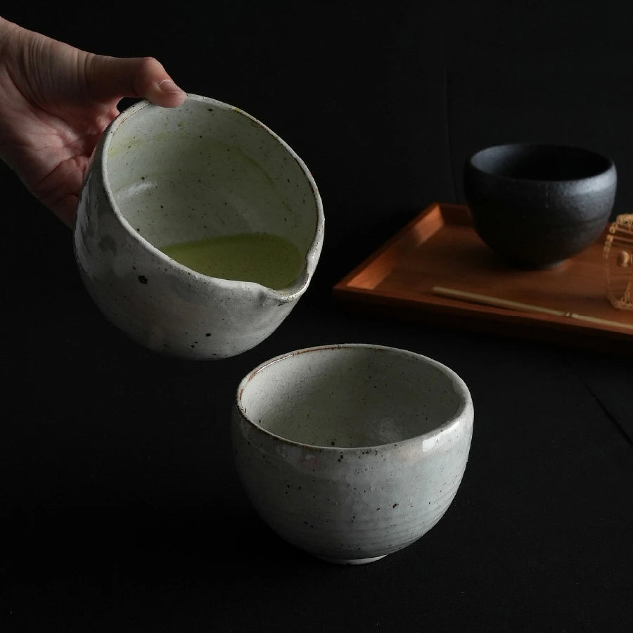 *Preorder* SALIU HYOZANGAMA Japanese Matcha Bowl with pouring spout (Made in Japan)